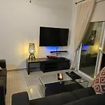 Beautiful 2 Bedrooms By The Pool *