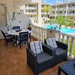 Beautiful 2 Bedrooms By The Pool Apartament *