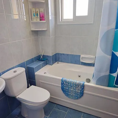 Lägenhet Beautiful 2 Bedrooms By The Pool *