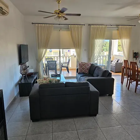 Apartment Beautiful 2 Bedrooms By The Pool *
