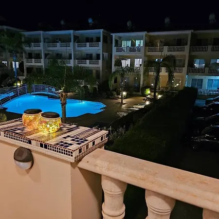 Apartment Beautiful 2 Bedrooms By The Pool