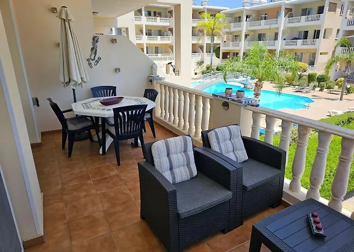 Beautiful 2 Bedrooms By The Pool Apartmán *