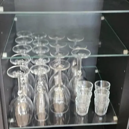 Beautiful 2 Bedrooms By The Pool